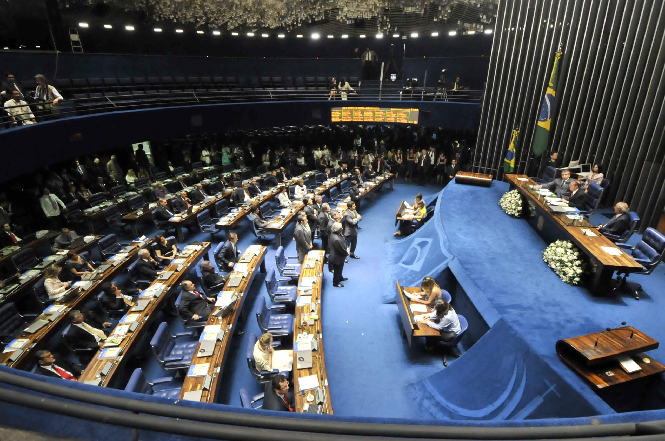 A Comissão de Constituição e Justiça, do Senado aprovou, a (PEC) que criminaliza porte de Drogas