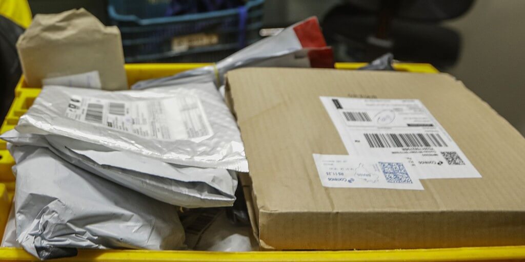 Alerta de Golpe: Cuidado com Taxas Falsas dos Correios!