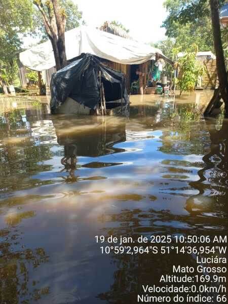 Chuvas alagam 80% das residências em aldeia em Luciara