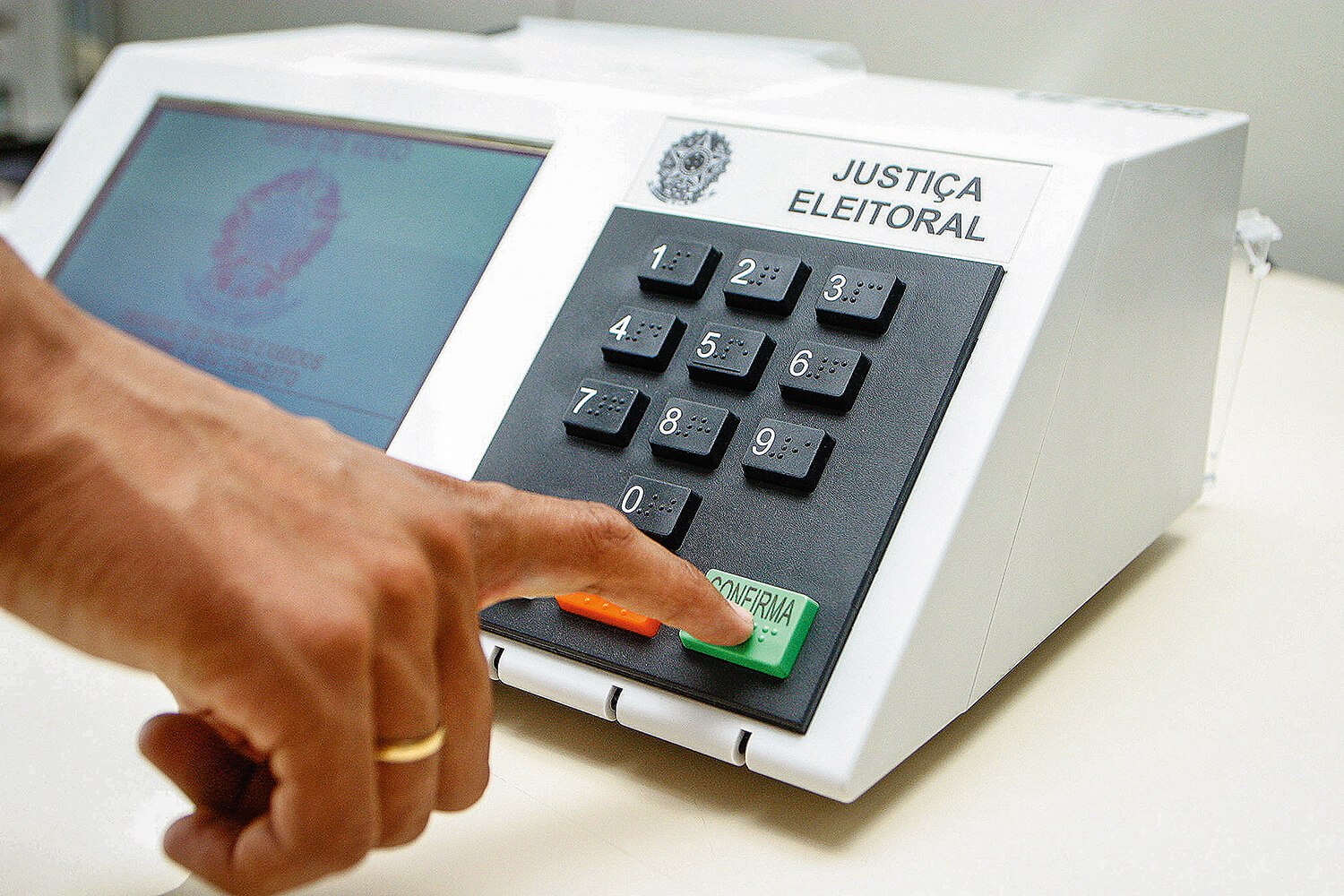 Prazo para eleitores que não votaram justificarem ausência termina 7 de janeiro